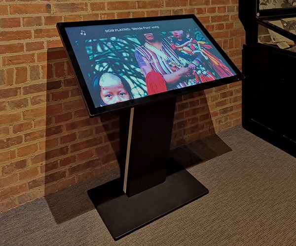 interactive touch screen kiosk rentals